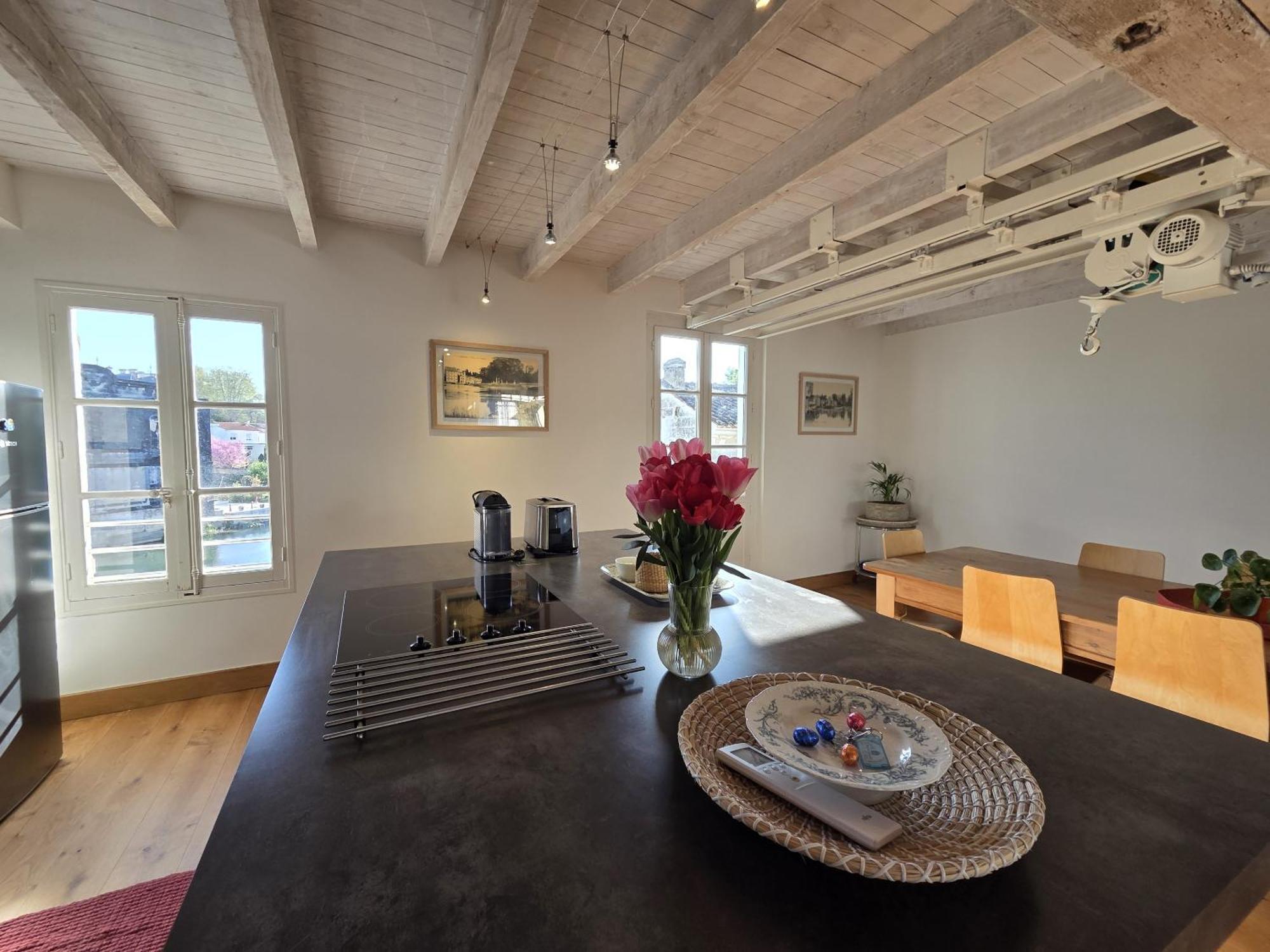 Quai 3 Loft Moderne Et Lumineux Les Pieds Dans L'Eau Apartment Жарнак Стая снимка